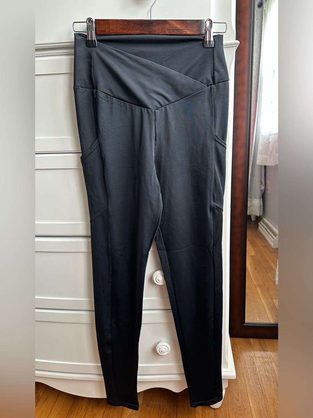 balera dancewear black high-waist criss-cross sculpting leggings size M